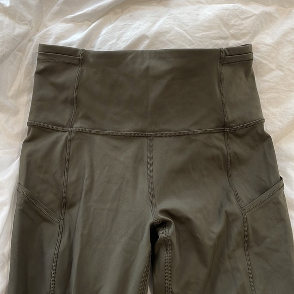 Lululemon Fast and Free Leggings - Picture 2 of 6